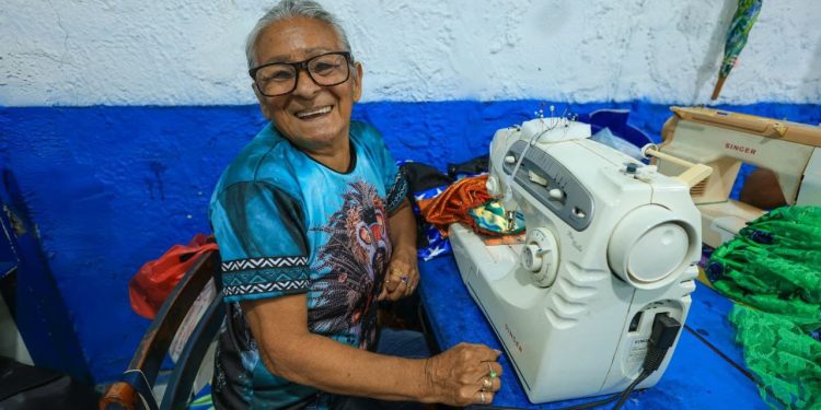 Costureiras e aderecistas resistem ao tempo e ganham cada vez mais notoriedade no espetáculo