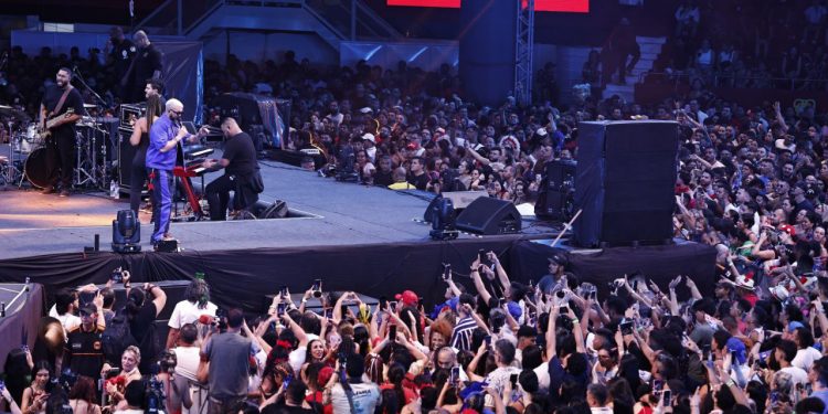 Em apenas dois anos, a realização da Festa dos Visitantes no Bumbódromo de Parintins (a 369 quilômetros. Festa dos