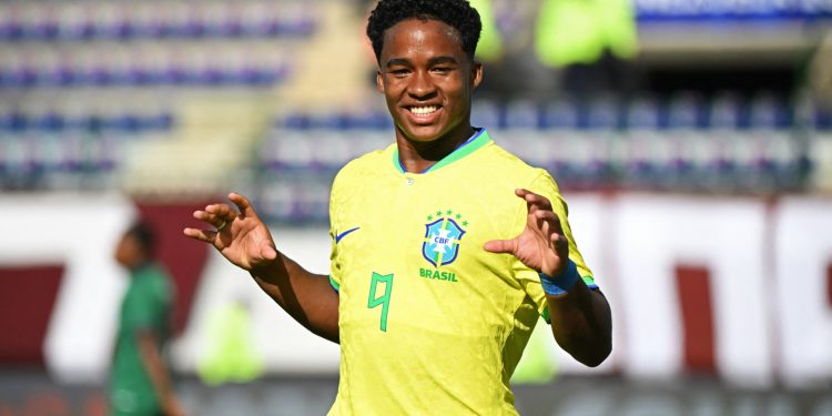 Endrick será o camisa 9 da seleção brasileira nos próximos amistosos e na Copa América. A CBF divulgou. Endrick assume