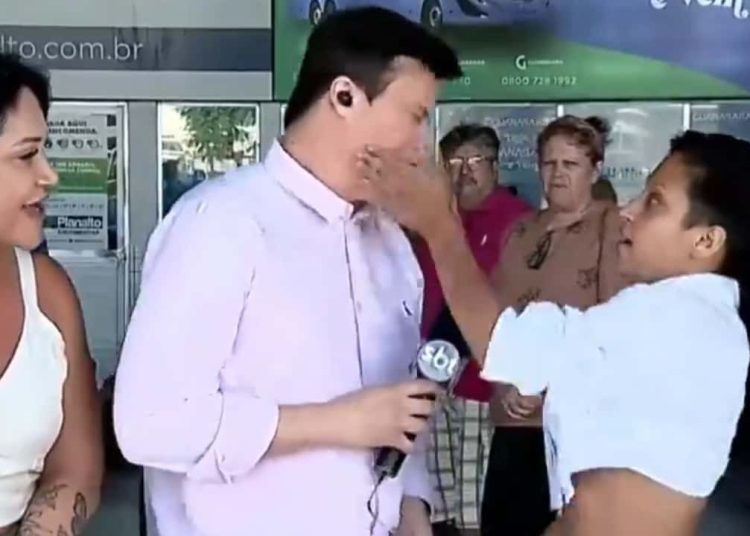 O repórter Lucilio Macedo foi "agredido" pela jovem, de 20 anos, que ficou nacionalmente conhecida após. Vídeo:
