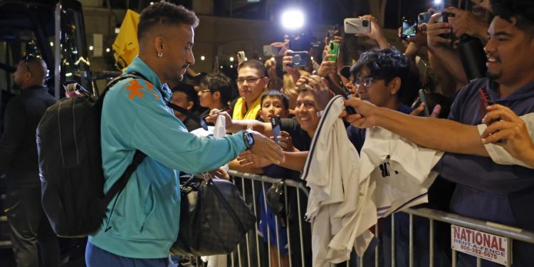 Os jogadores da Seleção Brasileira chegaram na noite deste sábado (29) em San Jose, na Califórnia. A. Seleção