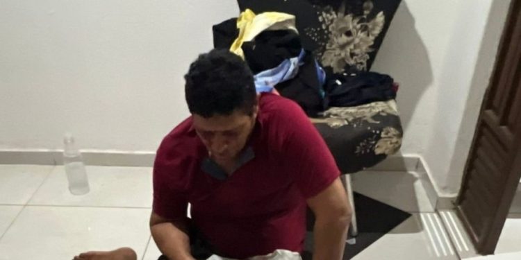 Imagens fortes mostram homem que arrancou os próprios olhos após sair da igreja ouvindo vozes