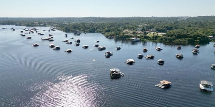 TJAM suspende remoção de flutuantes no rio Tarumã-Açu