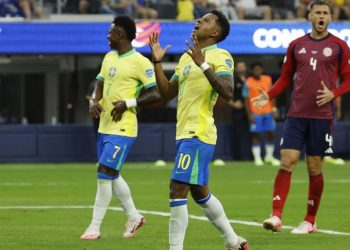 Brasil joga mal e fica só no empate diante da Costa Rica pela Copa América