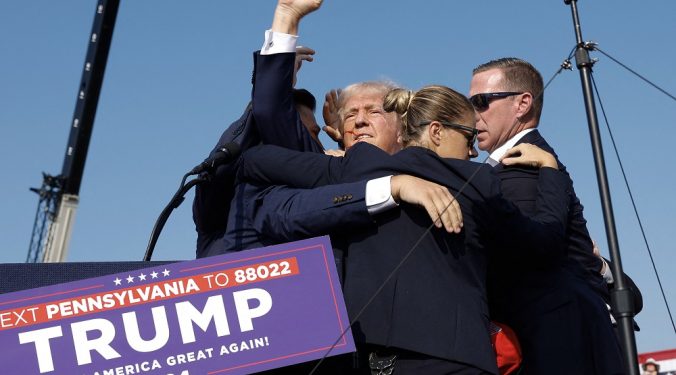 O ex-presidente Donald Trump foi alvo de um atentado neste sábado (13) durante um comício em Butler, no. Donald Trump