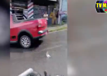 Criança fica gravemente ferida após acidente em motocicleta na Zona Leste de Manaus