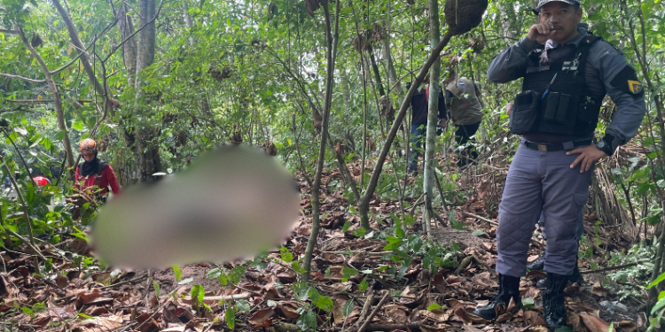 O corpo de um homem, ainda não identificado, foi encontrado em avançado estado de decomposição em uma. Em decomposição