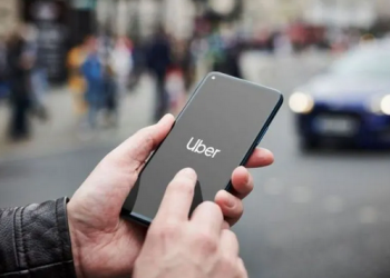 O motorista Marcos Dhiony da Silva Araújo que foi excluído de sua plataforma Uber sem justificativa. Uber é