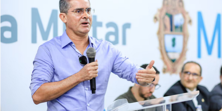 Promessas e juras – O prefeito David Almeida garantiu na última quinta feira em um programa local, que, se reeleito, cumprirá o mandato até o final