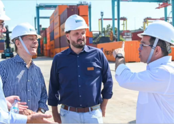 Governo do Amazonas alinha medidas de enfrentamento à estiagem com setor portuário