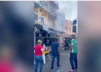 Incêndio destrói restaurante no Centro de Manaus