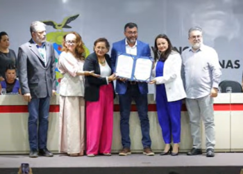 Governador Wilson Lima assina protocolo de intenções para participação de cientistas de órgãos