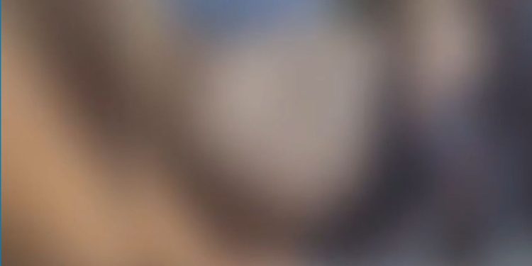 Vídeo forte: Mulher estupra marido com vergalhão e obriga filho a gravar