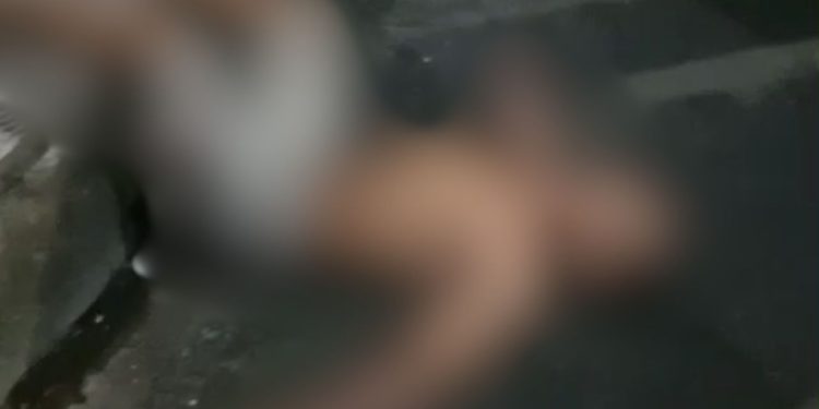 Ramon Santos da Silva, 31, foi morto com cinco tiros minutos após chegar no Bar do Rossi, situado na  Estrada da Compensa