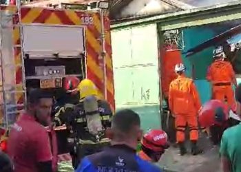 O incêndio que vitimou Adelina Passos Santos, 73, teria iniciado na cozinha, segundo informou o sub. Incêndio