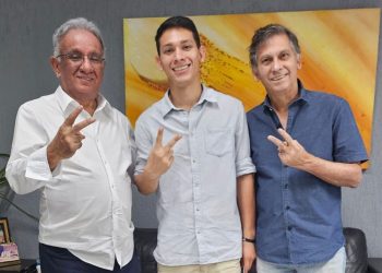 Candidato a prefeito de Novo Airão visita TV Maskate