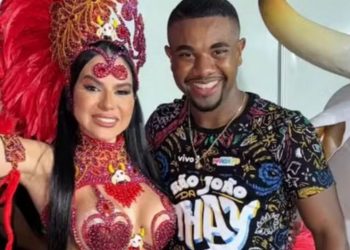 Tamires Assis, integrante do boi Garantido, do Festival de Parintins, finalmente desembarcou em Manaus. Após levar