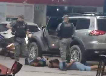 Um motorista foi salvo de um sequestro e três criminosos foram presos por policiais da Ronda Ostensiva. Vídeo: