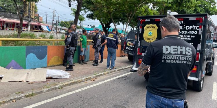 Vulgo “Louro” é esfaqueado até a morte na zona Oeste de Manaus