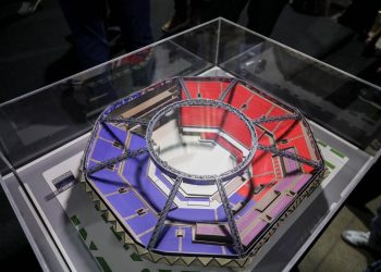 Bumbódromo de Parintins deve ser ampliado, anuncia Governo do AM