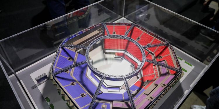 Bumbódromo de Parintins deve ser ampliado, anuncia Governo do AM