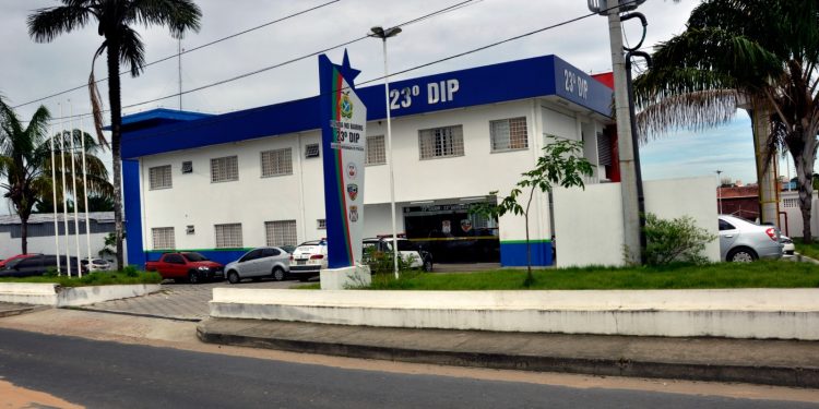 A Polícia Civil do Amazonas (PC-AM), por meio do 23º Distrito Integrado de Polícia (DIP), cumpriu, na. Polícia prende