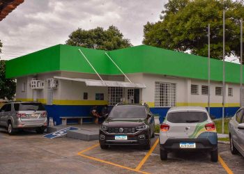 Um homem de 27 anos foi preso na manhã de quarta-feira (3), por agredir, ameaçar e perseguir seu próprio. Filho ameaça