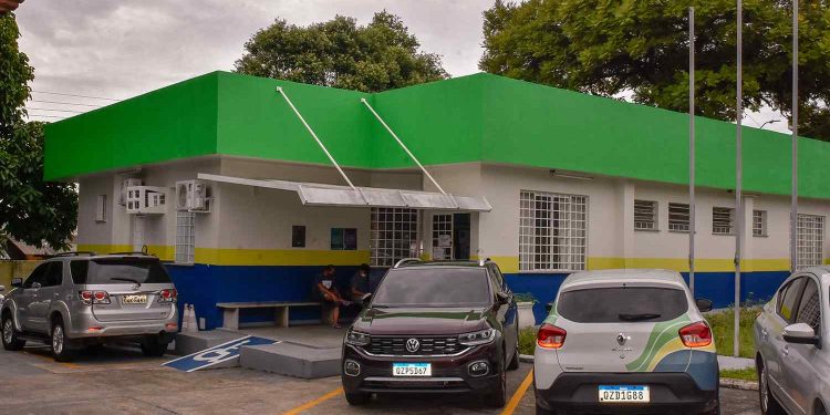 Um homem de 27 anos foi preso na manhã de quarta-feira (3), por agredir, ameaçar e perseguir seu próprio. Filho ameaça