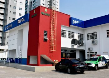 Policiais civis da Delegacia Especializada em Proteção à Criança e ao Adolescente (Depca), cumpriram. Mãe encontra