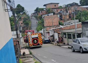 Mãe e filho ficam feridos após botija de gás explodir e causar incêndio no Tancredo Neves