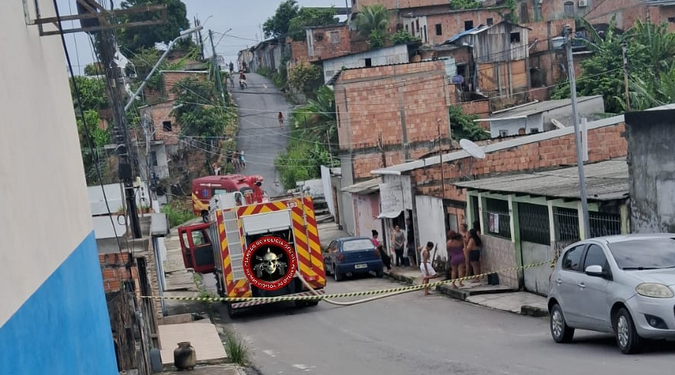 Mãe e filho ficam feridos após botija de gás explodir e causar incêndio no Tancredo Neves