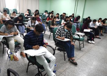 Com 3.952 vagas, sendo 2.313 para o Sistema de Ingresso Seriado (SIS) e 1.639 para o Vestibular, a Universidade do. UEA