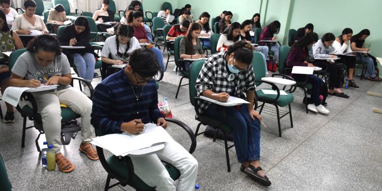 Com 3.952 vagas, sendo 2.313 para o Sistema de Ingresso Seriado (SIS) e 1.639 para o Vestibular, a Universidade do. UEA