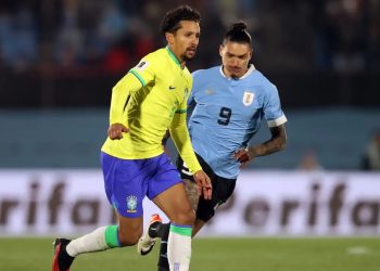 Copa América: Brasil enfrenta Uruguai em busca de vaga nas semifinais