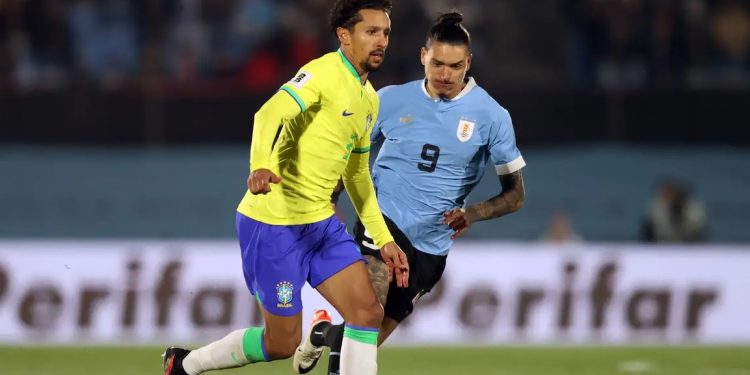 Copa América: Brasil enfrenta Uruguai em busca de vaga nas semifinais