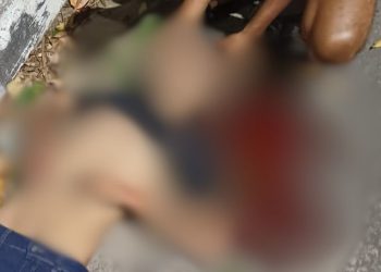 Motociclista perde controle, bate cabeça em árvore e morre no Novo Aleixo