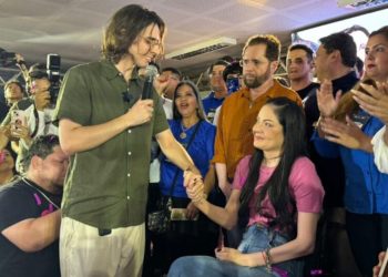 Amom Mandel anuncia Nancy Segadilha como pré-candidata à vice-prefeita