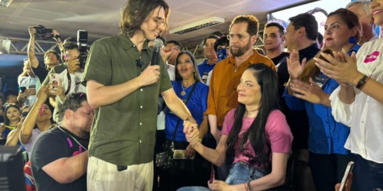 Amom Mandel anuncia Nancy Segadilha como pré-candidata à vice-prefeita