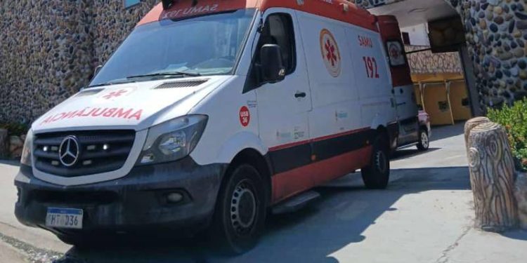 Idoso ‘taradão’ passa mal em motel após levar novinhas para curtir em Manaus