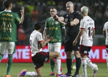 Em jogo difícil, Flamengo perde para o Palmeiras porém avança na Copa do Brasil