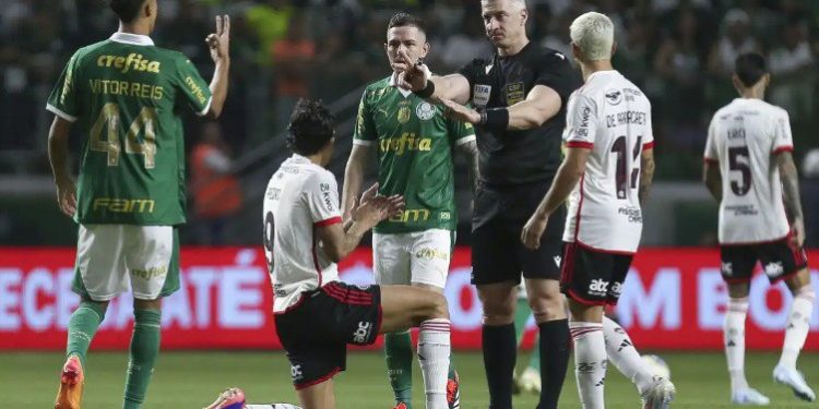Em jogo difícil, Flamengo perde para o Palmeiras porém avança na Copa do Brasil