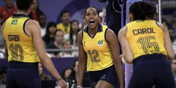 EUA derrota seleção brasileira no vôlei feminino em Paris