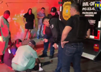 Acompanhe a remoção do corpo desovado na Cidade Nova em Manaus