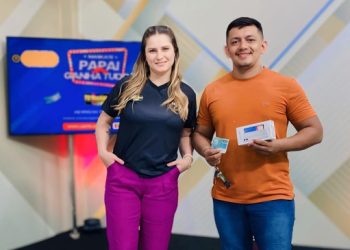 Ganhador do celular Samsung recebe presentão na Sede do Maskate