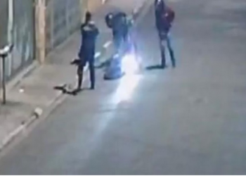 Um homem vítima de tentativa de assalto em Guarulhos, na Grande São Paulo, conseguiu tomar a arma de um. Vítima toma