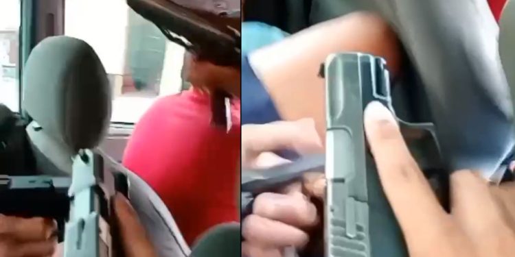 Um vídeo divulgado nas redes sociais, na quinta-feira (29), mostra um grupo de criminoso exibindo suas. Veja