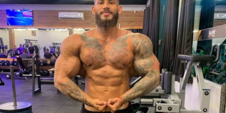 O fisiculturista amazonense Antônio Souza morreu no sábado (3) após participar do campeonato Navega Open. Fisiculturista