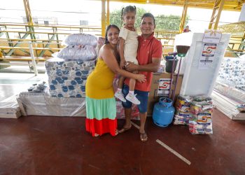 O Governo do Amazonas, por meio da Defesa Civil do Estado, entregou, nesta terça-feira, (27/08), ajuda. Vítimas