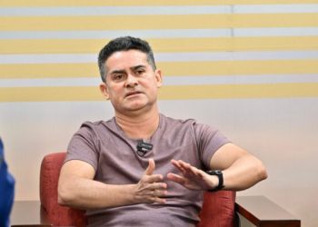 Gordo 11 e meia Pega o beco, foi o recado que o prefeito David Almeida mandou para o Gordinho do Viver Melhor, após ser ameaçado por ele