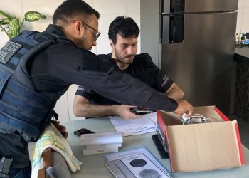 A Polícia Civil do Amazonas (PC-AM), por meio da Delegacia Especializada em Repressão a Crimes. Preso grupo